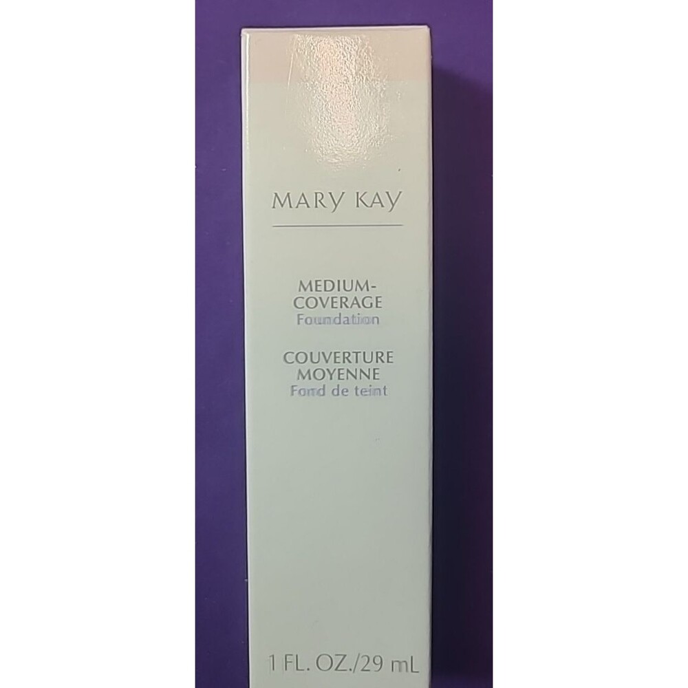 Mary kay Medium coverage foundation Bronze 600 (361400) New With box Grey Cap